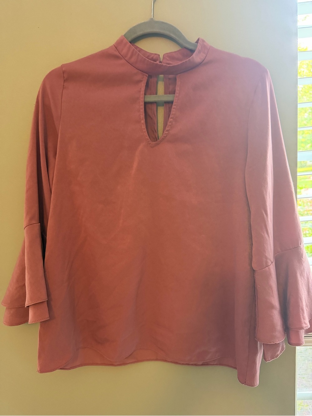 Everly Rose-Mauve Keyhole Ruffle-Sleeve Blouse